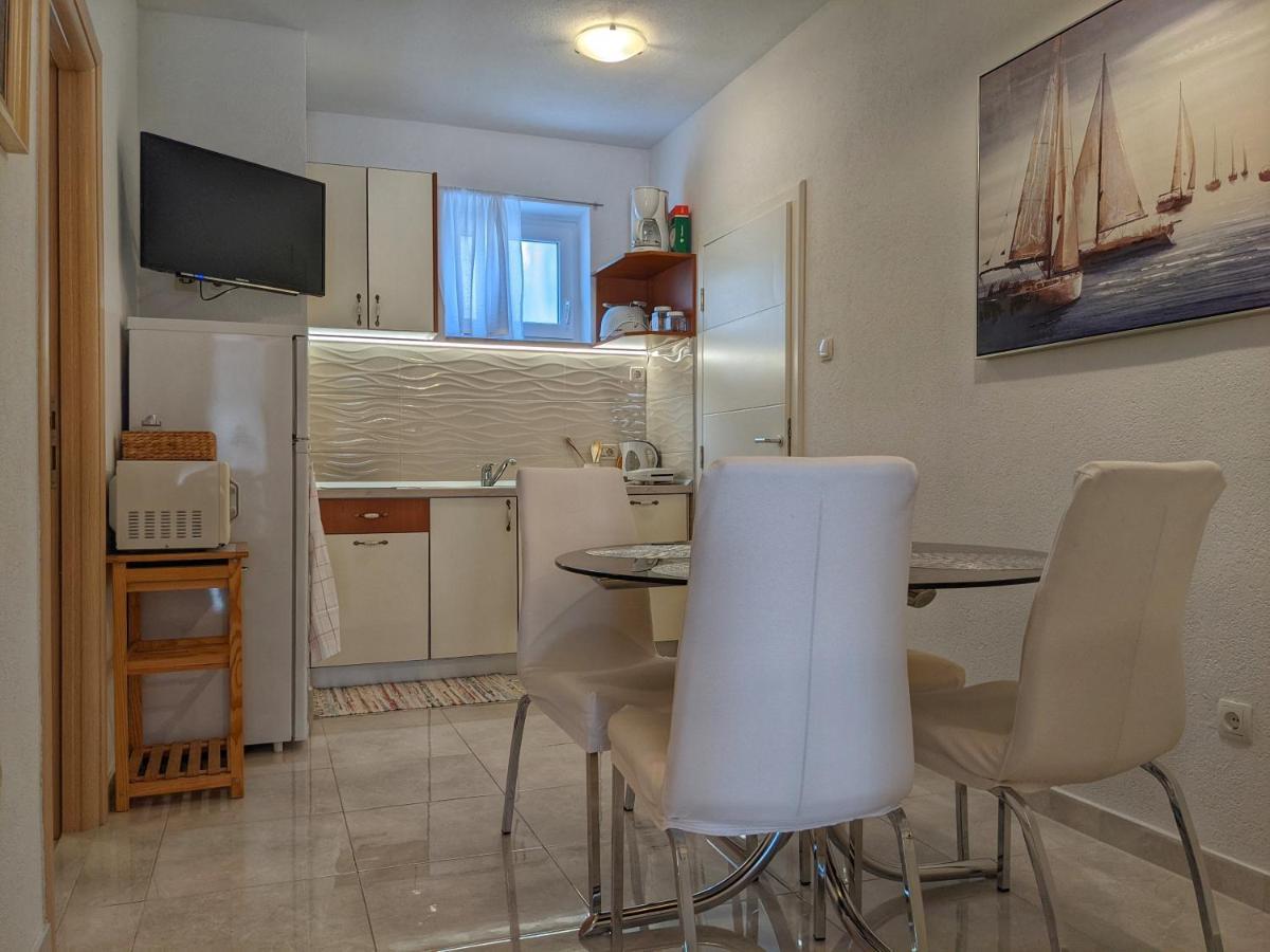 Appartement Mirjana & Ivo à Makarska Extérieur photo