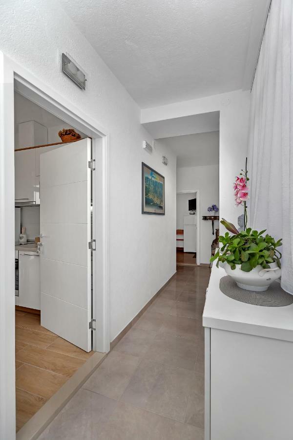 Appartement Mirjana & Ivo à Makarska Extérieur photo